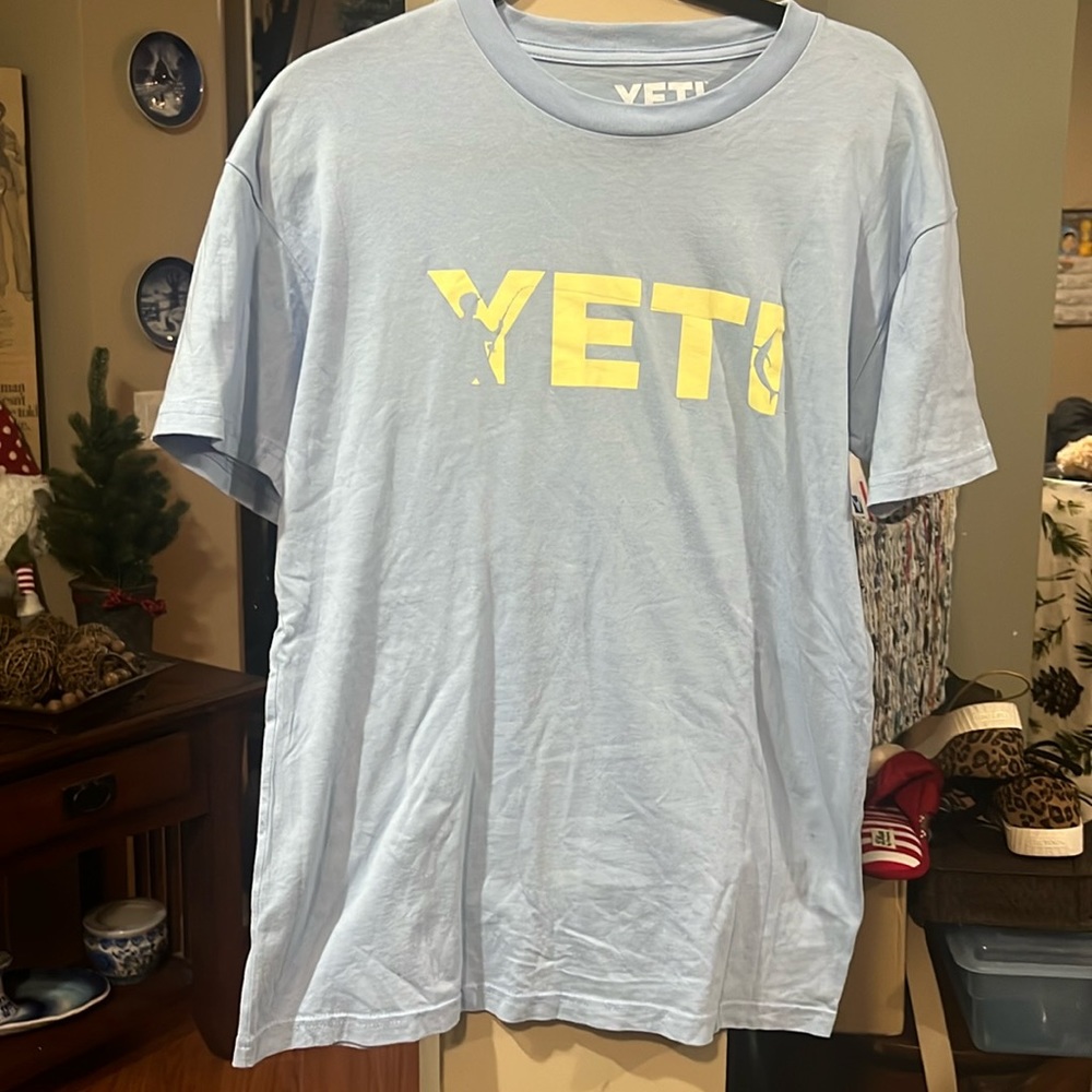 NWOT Yeti t shirt